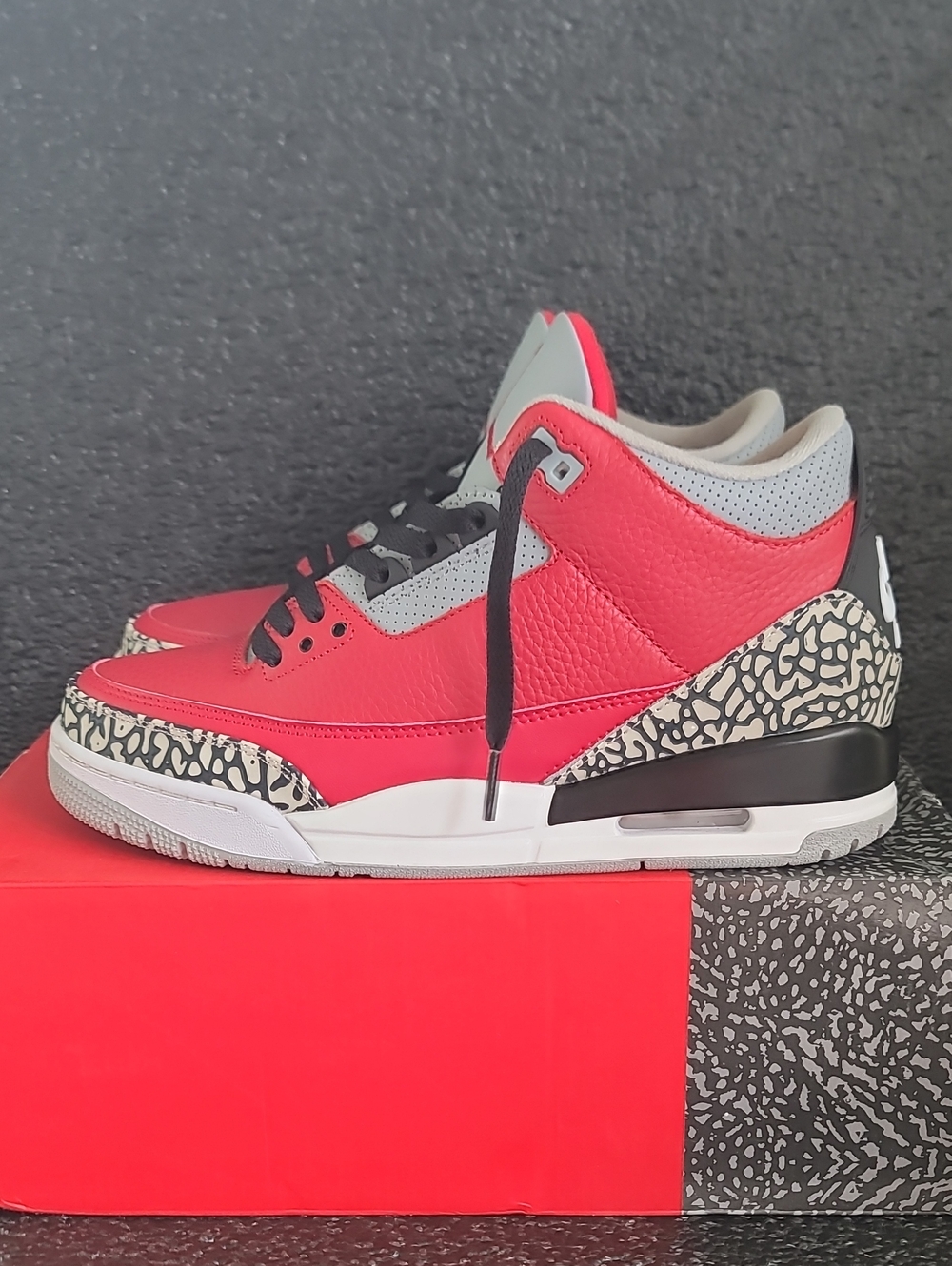 Nike Air Jordan 3 Retro SE "Unite/Red Cement" (Worn Once) Mens 8.5 Ships Today - Picture 3 of 16
